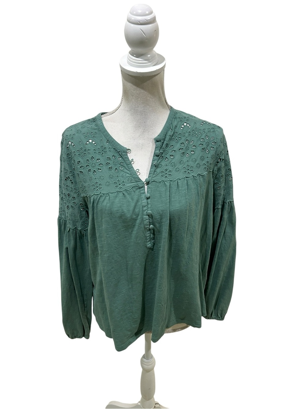 Fat Face Sage Green Eyelet Yoke blouse Top tiny buttons stretchy size large - Picture 2 of 9